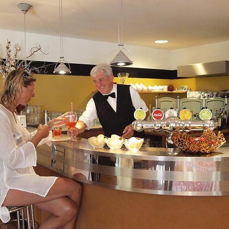 Hotel Bristol Riva del Garda Kültér fotó
