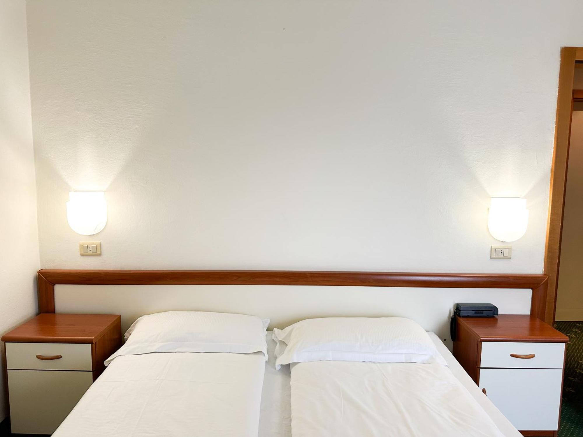 Hotel Bristol Riva del Garda Kültér fotó