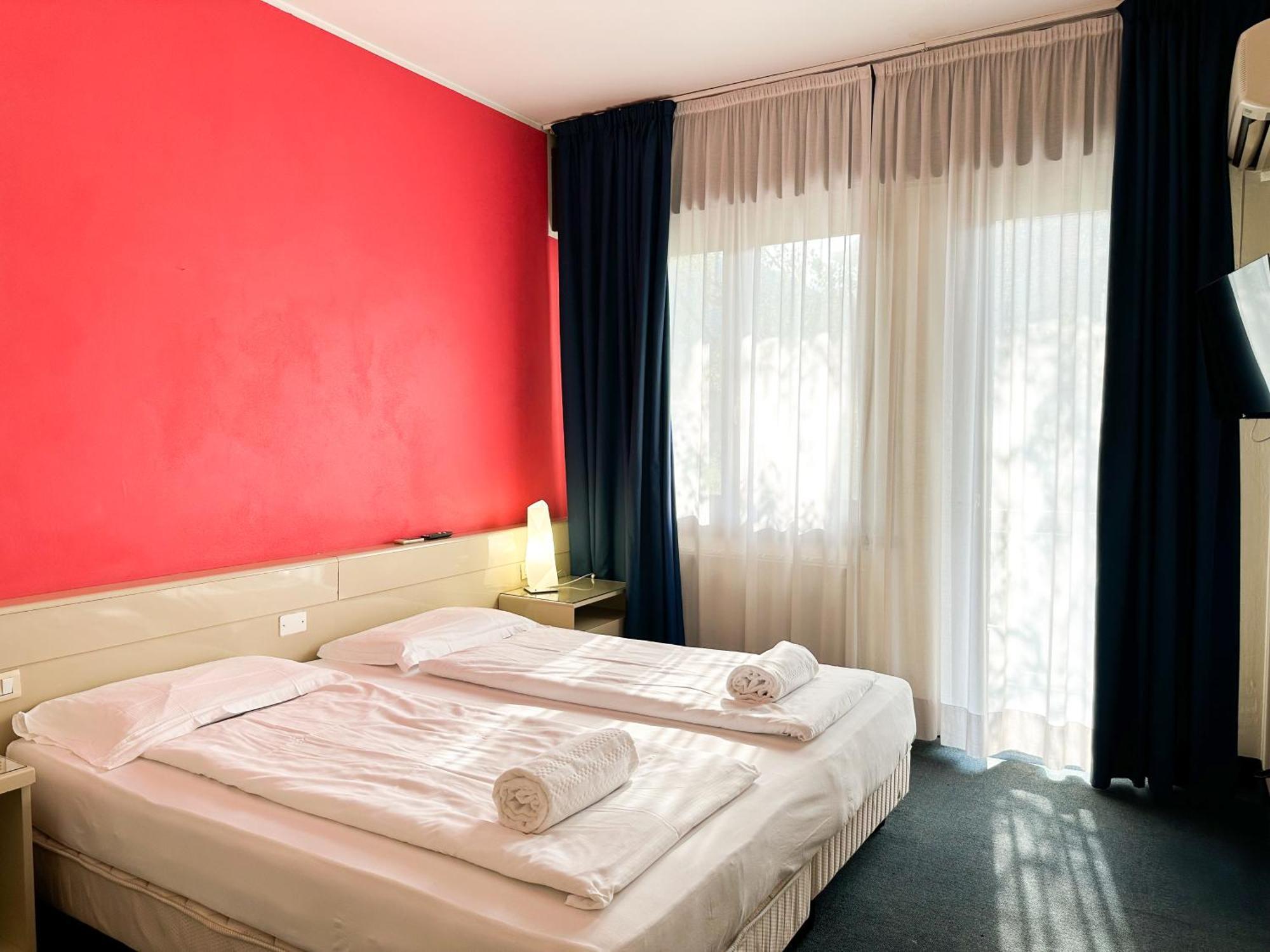 Hotel Bristol Riva del Garda Kültér fotó