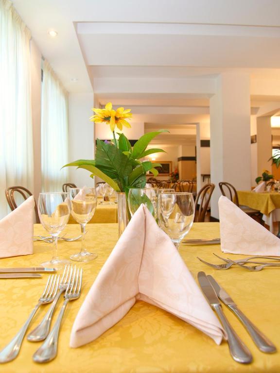 Hotel Bristol Riva del Garda Kültér fotó