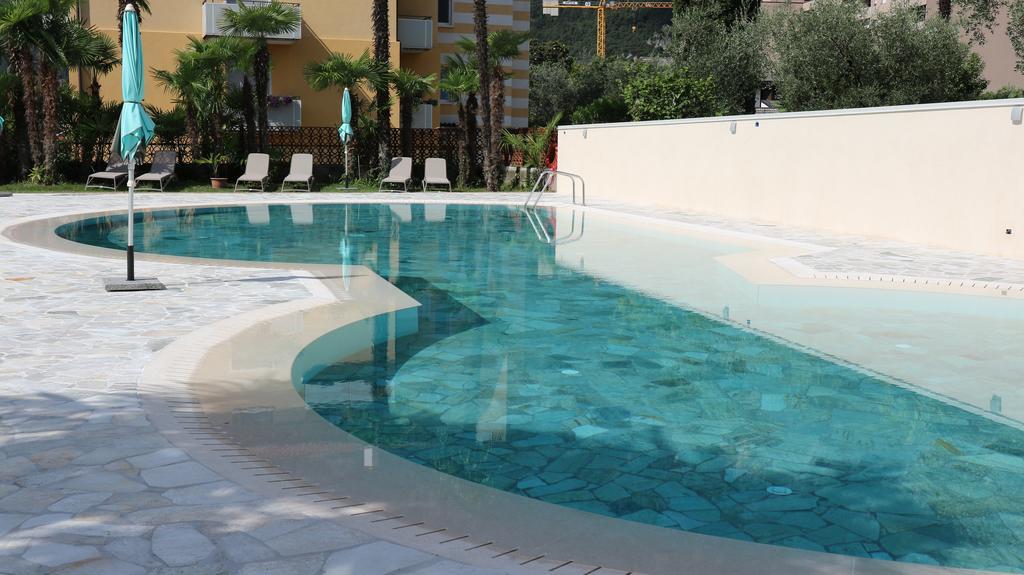 Hotel Bristol Riva del Garda Kültér fotó