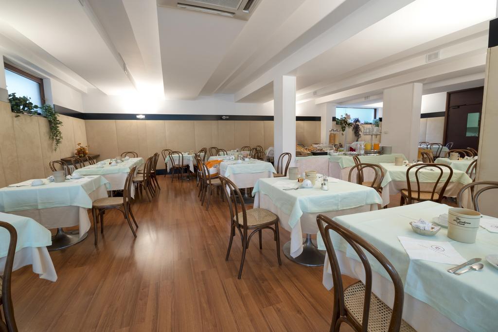 Hotel Bristol Riva del Garda Kültér fotó
