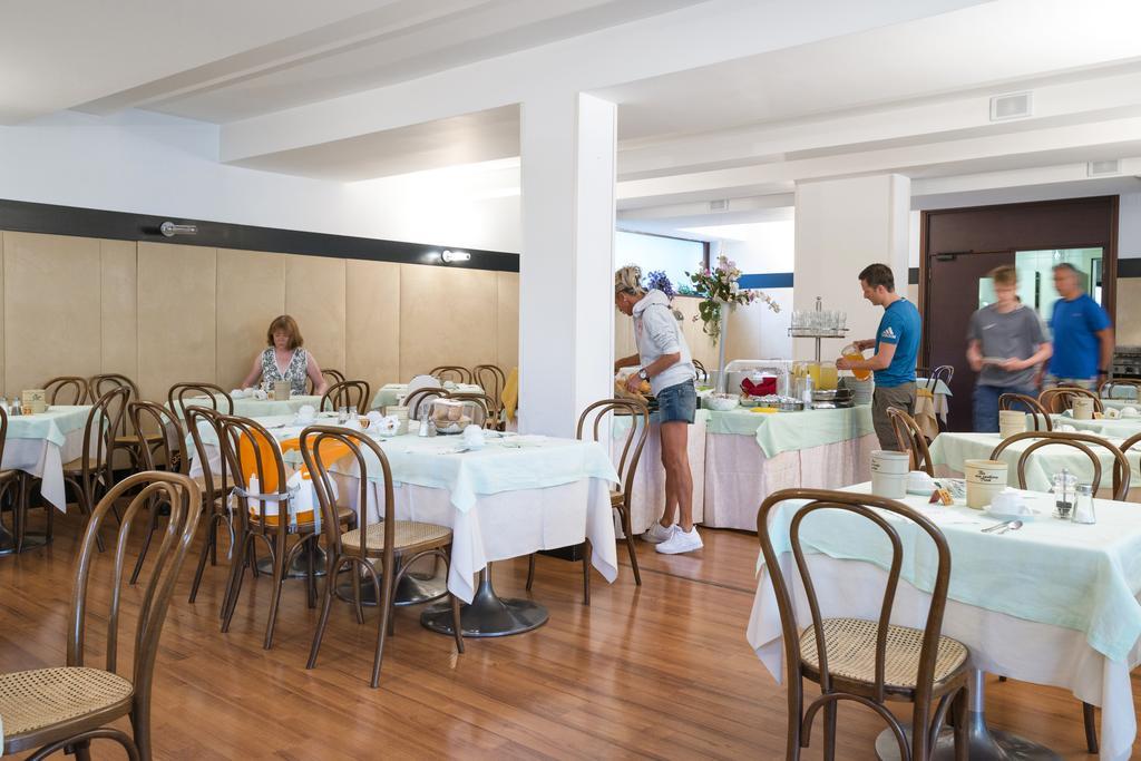 Hotel Bristol Riva del Garda Kültér fotó