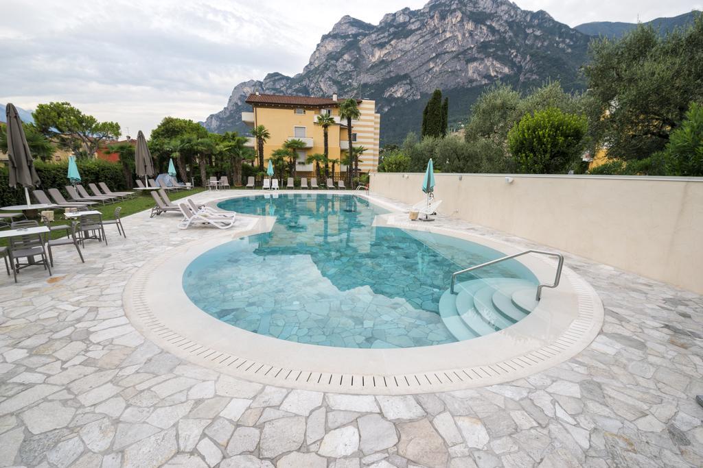 Hotel Bristol Riva del Garda Kültér fotó