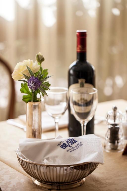 Hotel Bristol Riva del Garda Kültér fotó