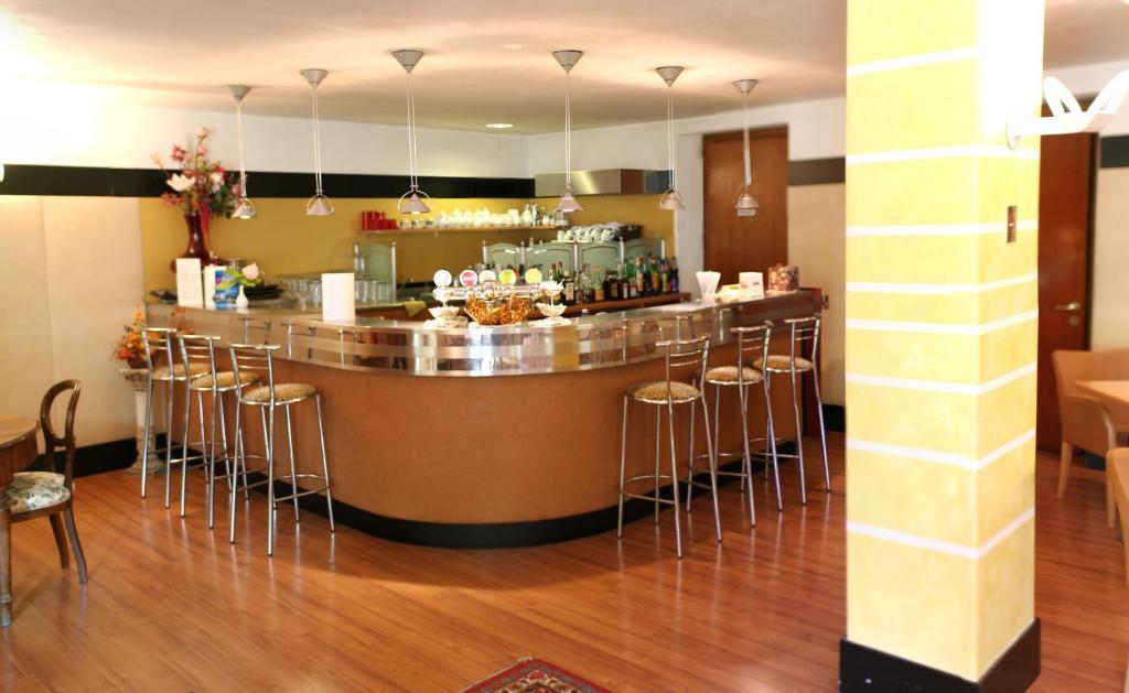 Hotel Bristol Riva del Garda Kültér fotó